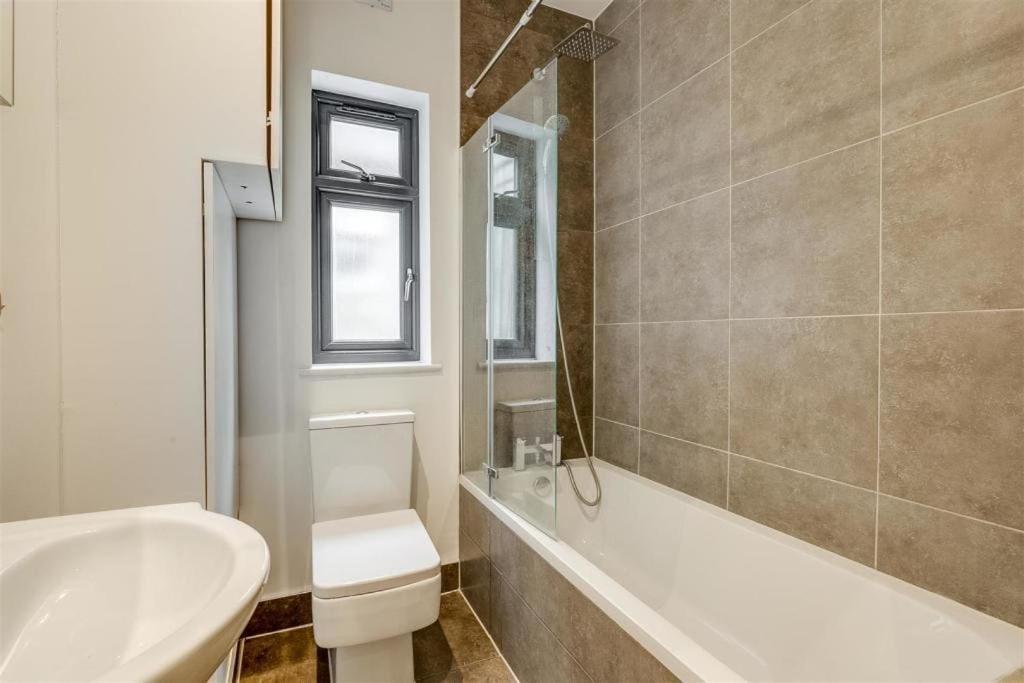 Luxurious Spacious 2br 2ba *
