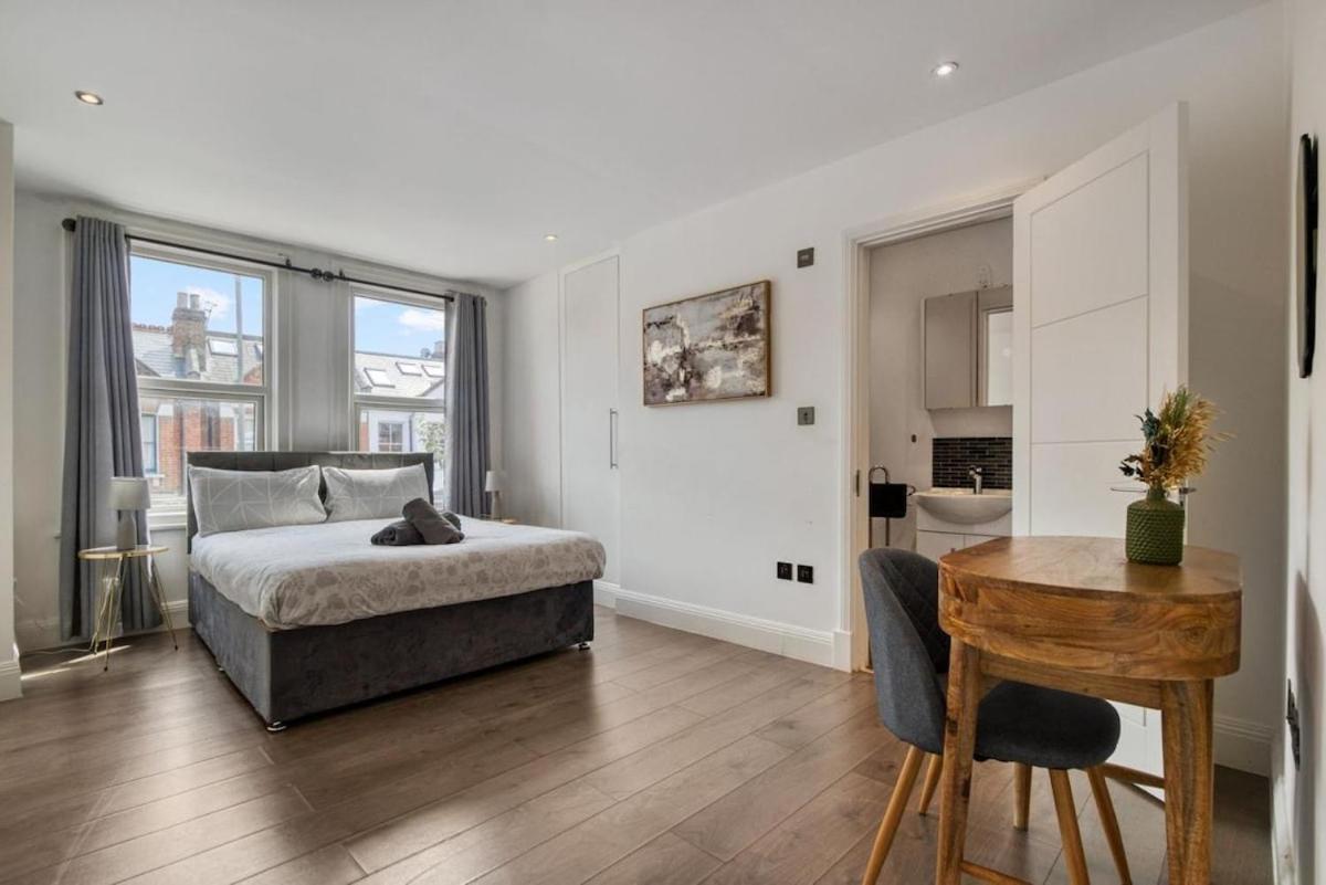 Apartment Luxurious Spacious 2br 2ba London