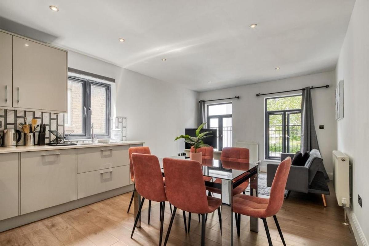 Luxurious Spacious 2br 2ba *