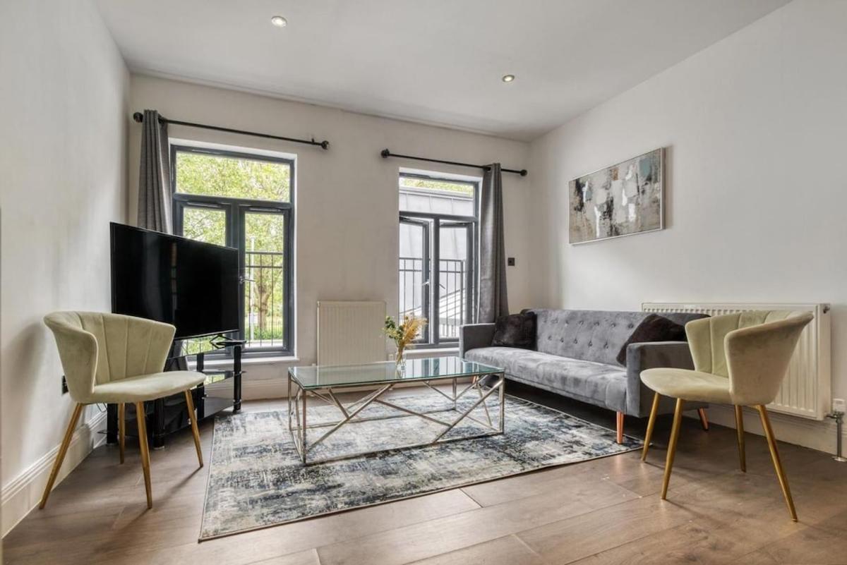Luxurious Spacious 2br 2ba